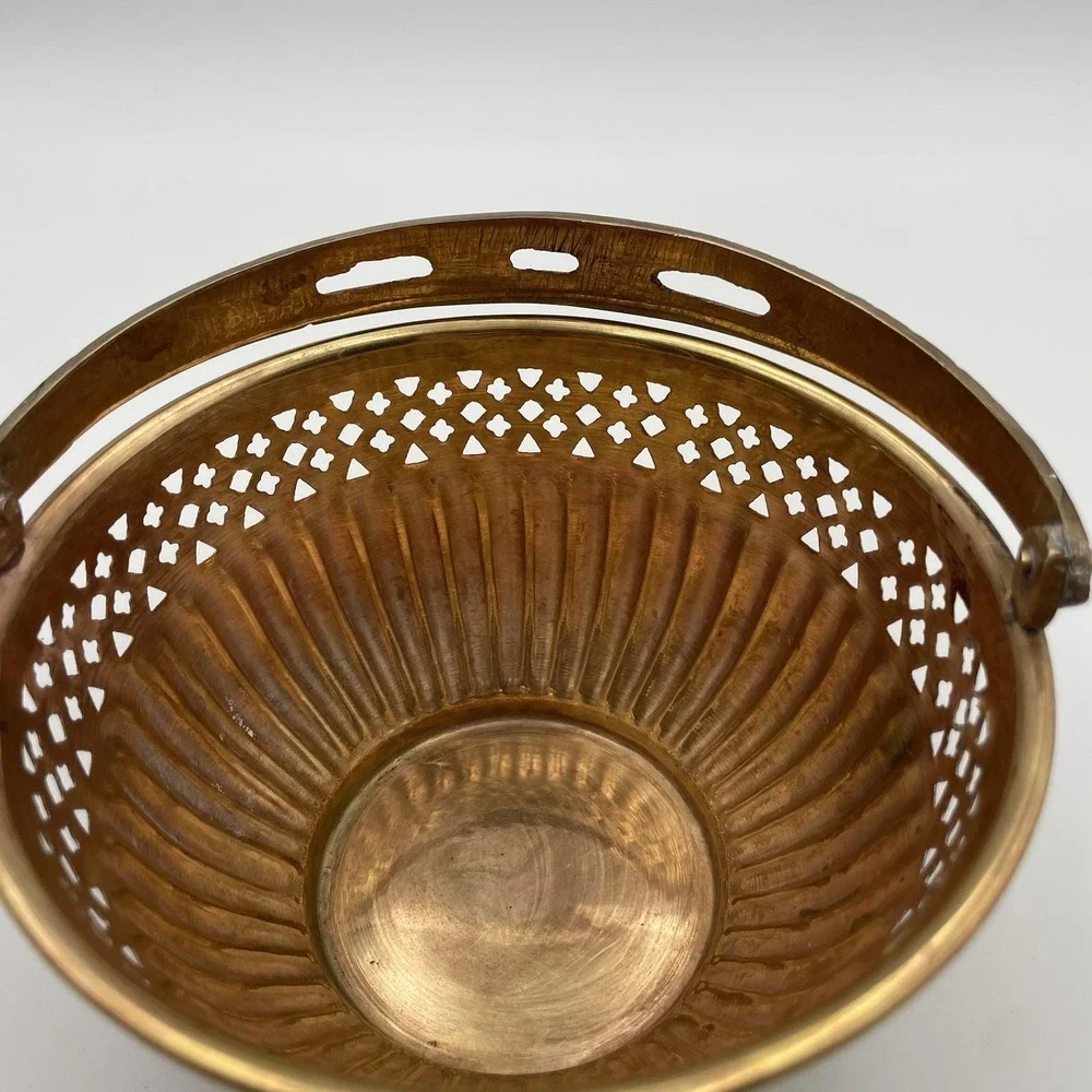 Vintage Cottagecore Brass Basket With Moveable Handle‎ Round With Cut Out Design